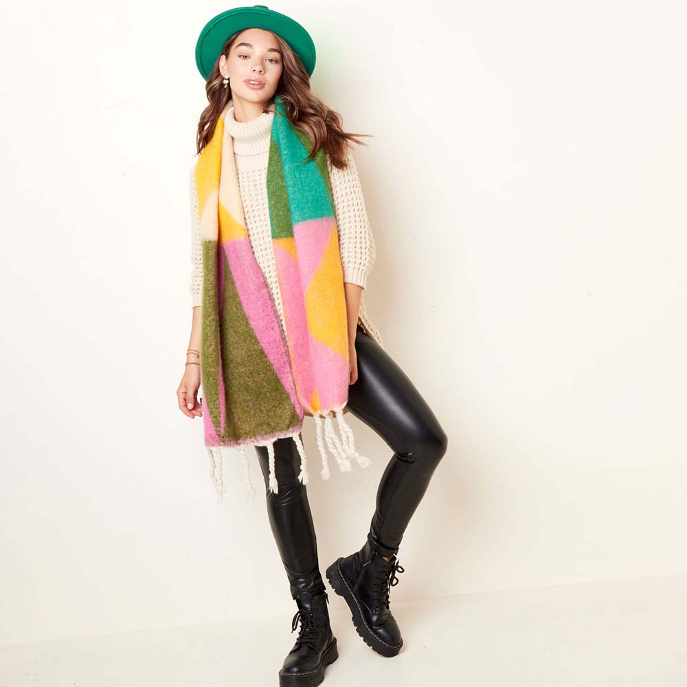 Kleurrijke sjaal met abstracte geruite vormen