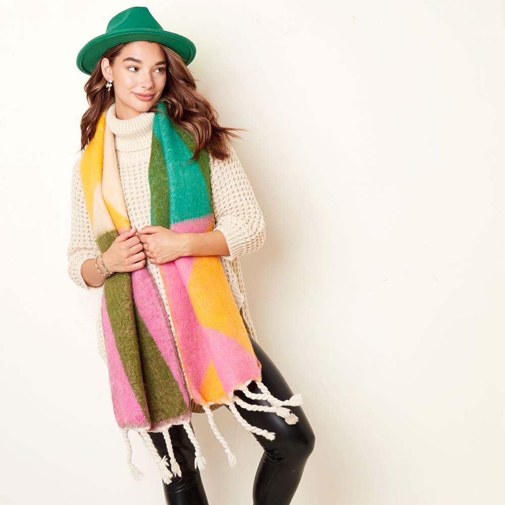 Kleurrijke sjaal met abstracte geruite vormen