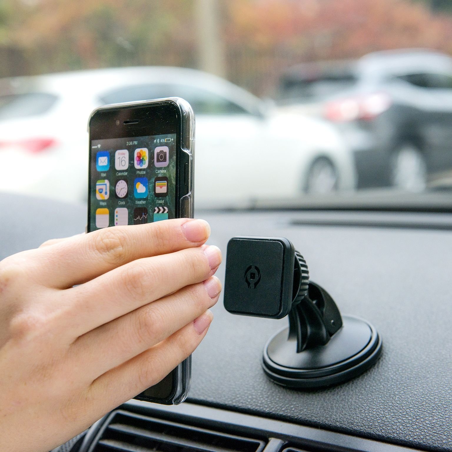 Ghost Magnetische Dashboard Smartphonehouder, Zwart - Kunststof - Celly